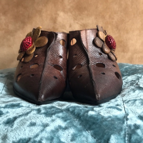 Beautiful Handmade leather clogs - Picture 2 of 15